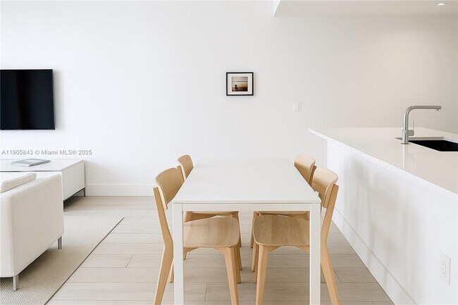 Building Photo - 1100 S Miami Ave