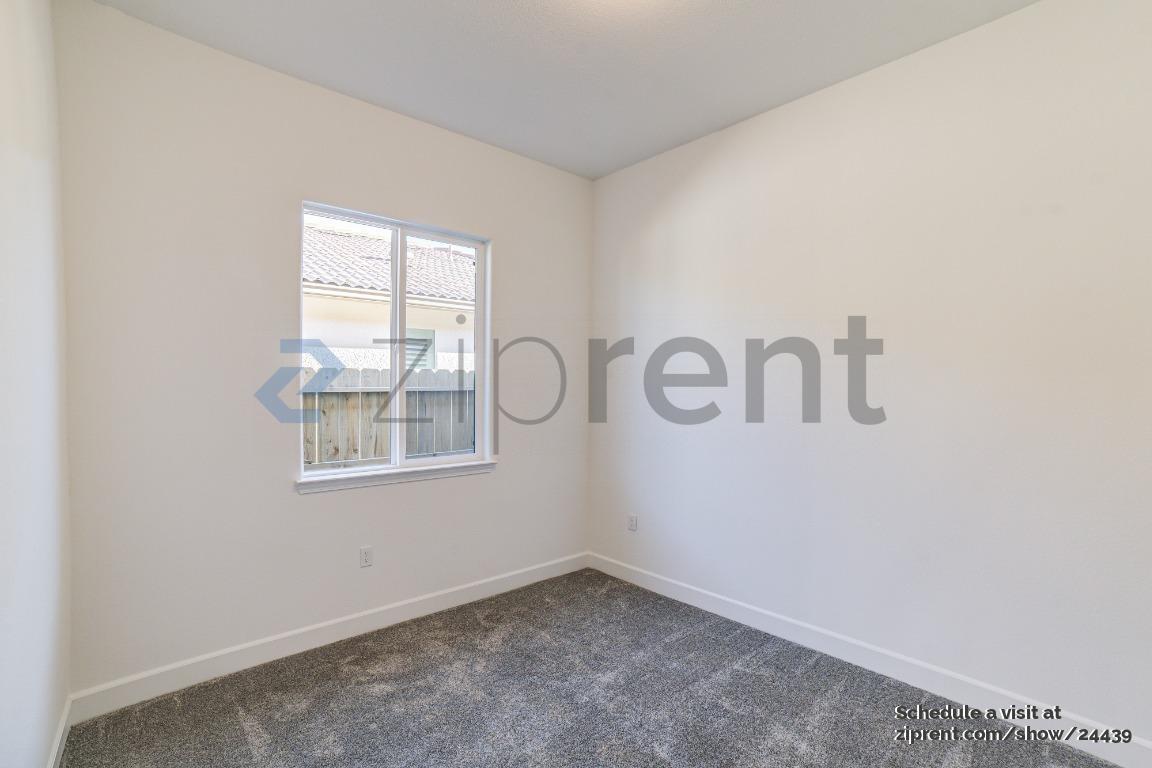 Building Photo - 8333 Evans Tree Dr S