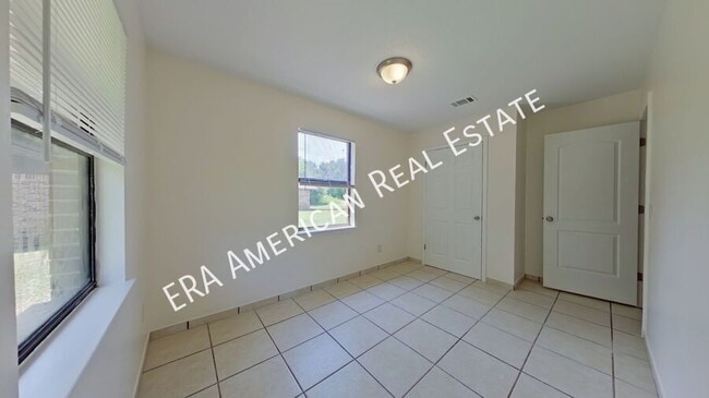 Building Photo - 144 Twin Trees Dr