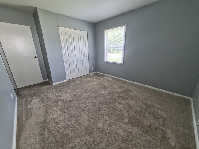 Building Photo - 3921 Malibu Dr