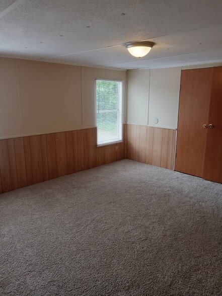 Building Photo - 150 Hurricane Ln