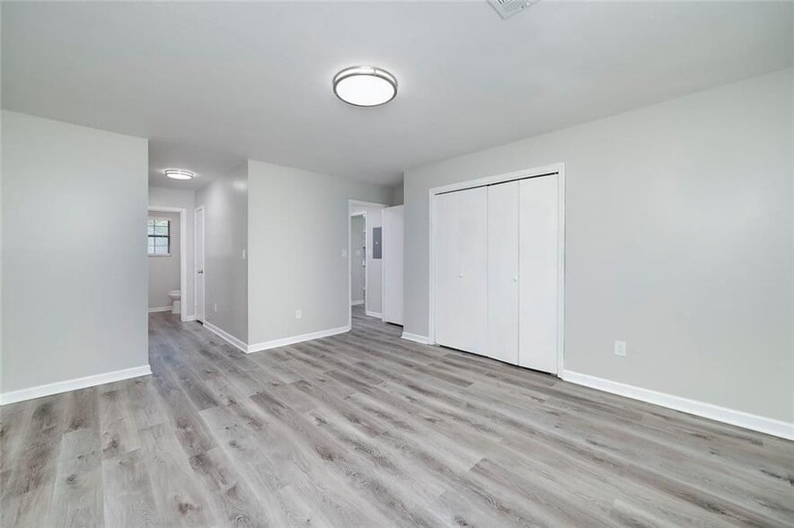 Building Photo - 345 Santa Fe Trail