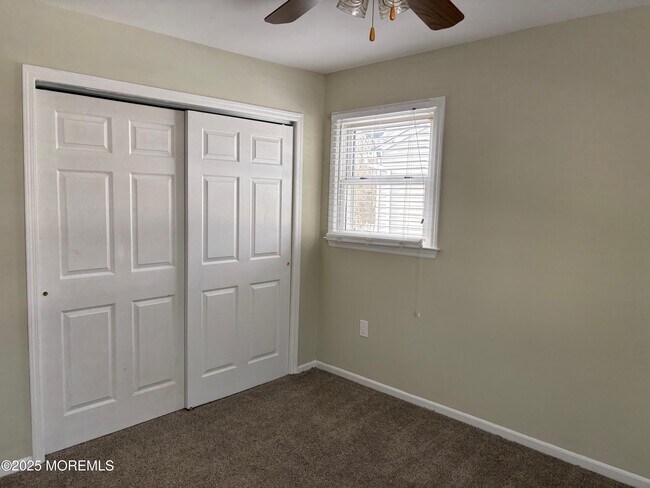 Building Photo - 148 Bayshore Dr