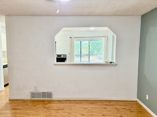 Building Photo - 2236 Fernwood Dr