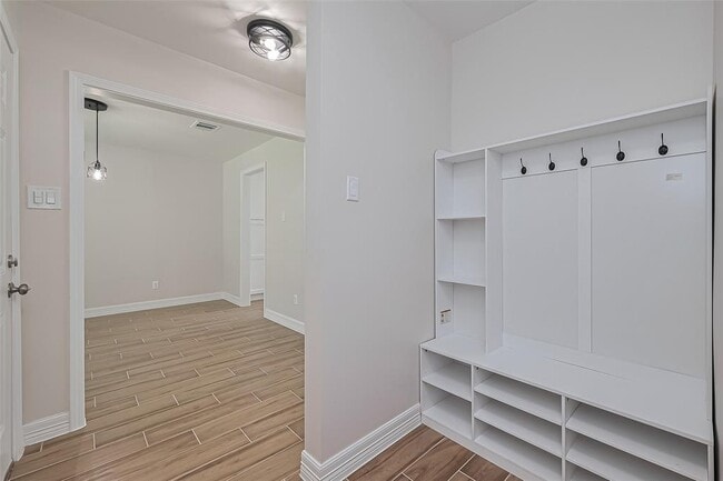 Building Photo - 5310 Monteith Dr