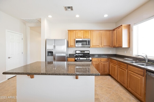 Building Photo - 3255 E Castanets Dr