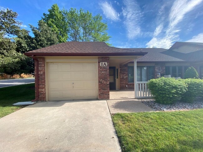 Building Photo - 4560 Larkbunting Dr