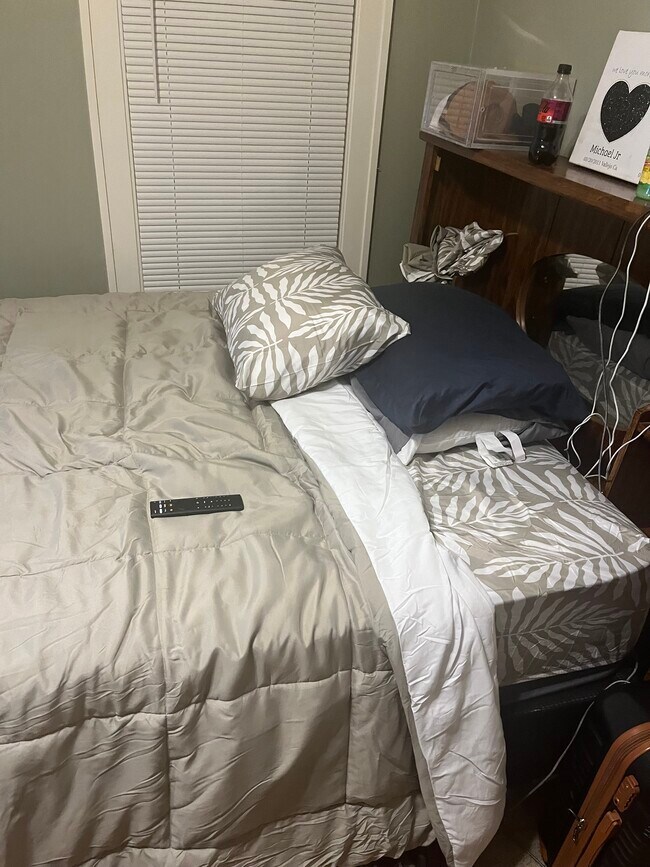 Building Photo - 2118 Elm St