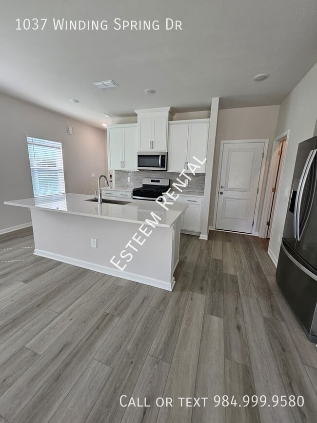 Building Photo - 1037 Winding Spg Dr