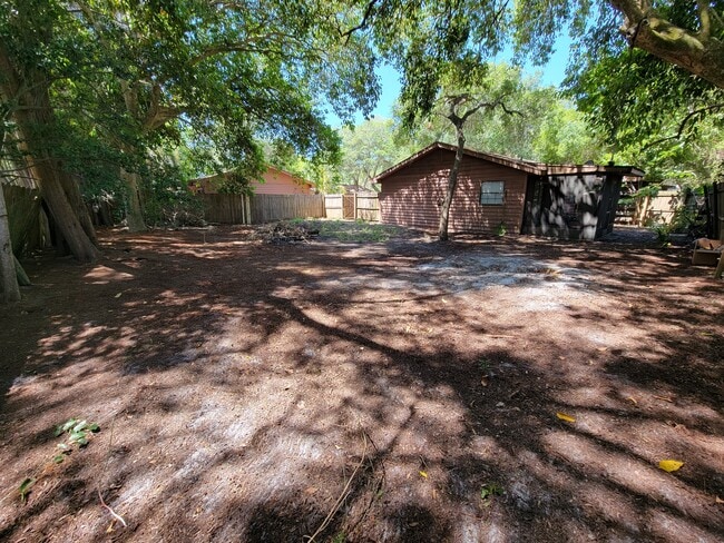 Building Photo - 4846 Royal Palm Ave