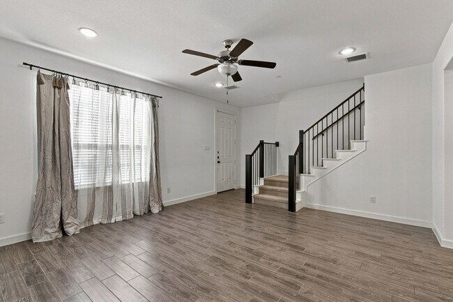 Building Photo - 3958 Sukay Dr