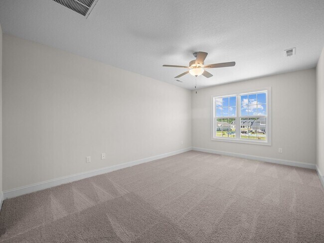 Building Photo - 247 Verrazzano Ln