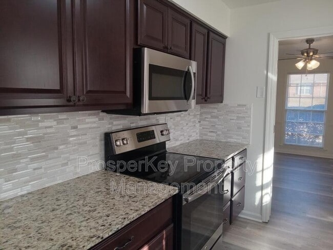 Building Photo - 137 Sycamore Ct