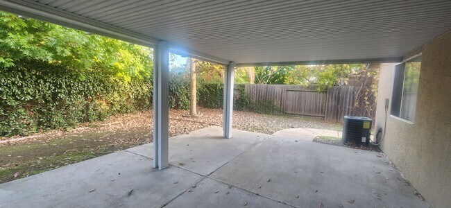 Building Photo - Wonderful 3 Bedroom 2 Bathroom Home in Elk...