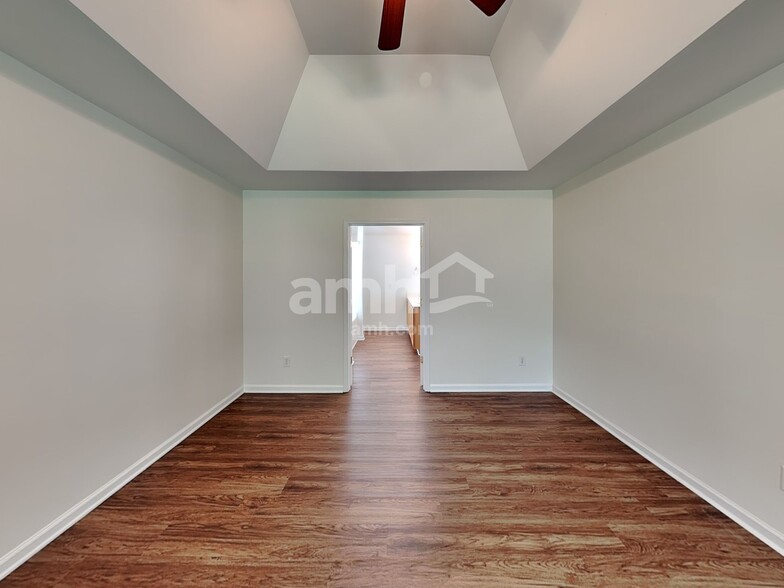 Building Photo - 6726 Centerline Dr