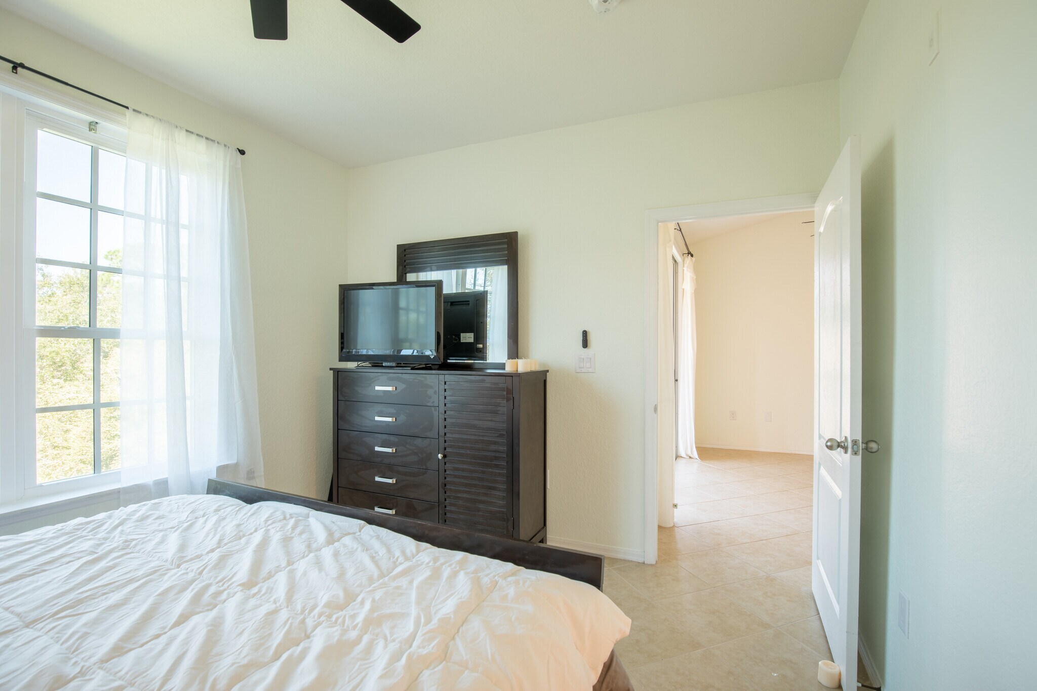 Building Photo - 4106 Central Sarasota Pky