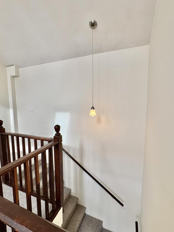 Building Photo - 171 Oak St