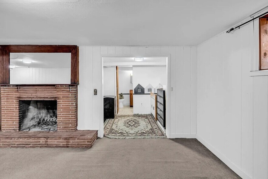 Building Photo - 3602 NE 75th St