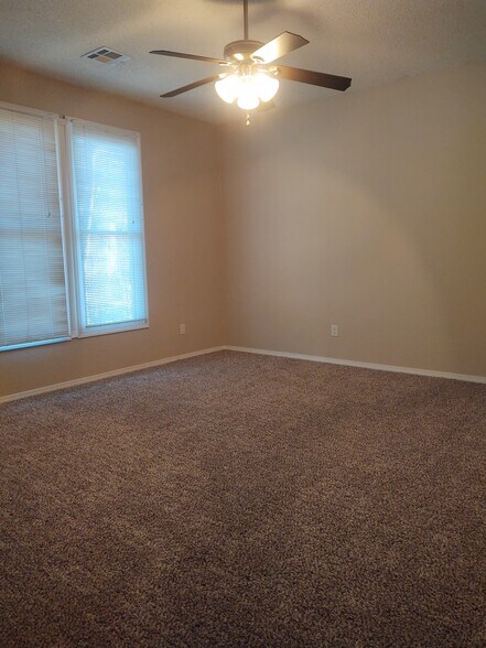 Building Photo - 2819 Tilles Ave