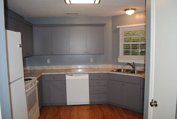 Building Photo - 3122 Country Club Rd