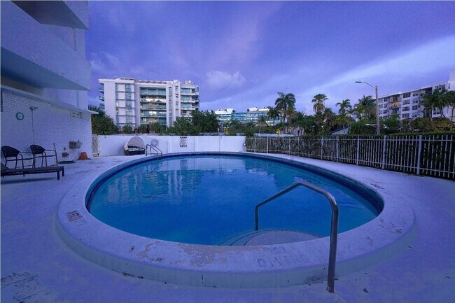 Building Photo - 1075 92nd St