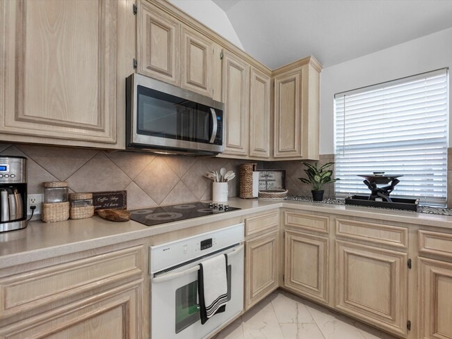 Building Photo - 5805 Windy Knoll Ln
