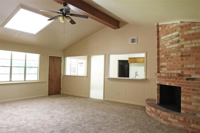 Building Photo - 502 Misty Ln