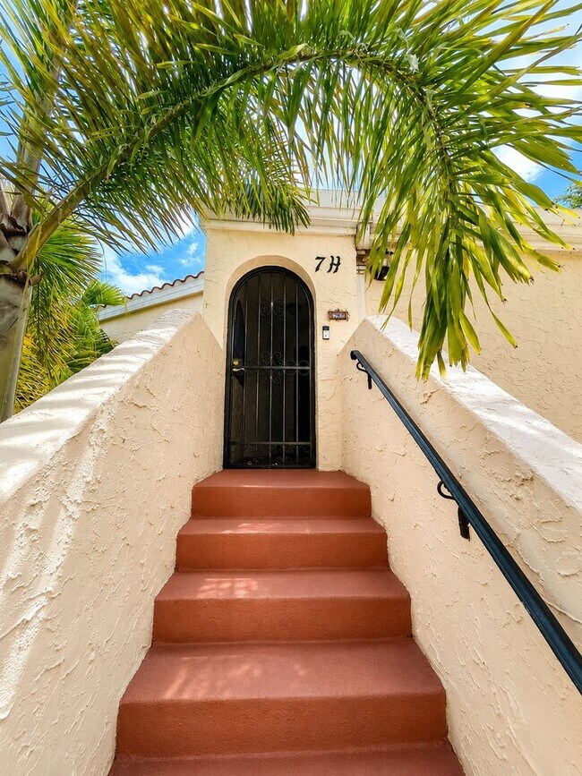 Building Photo - FOR RENT – STUNNING 2 BEDROOM / 2 BATH CONDO IN BRADENTON