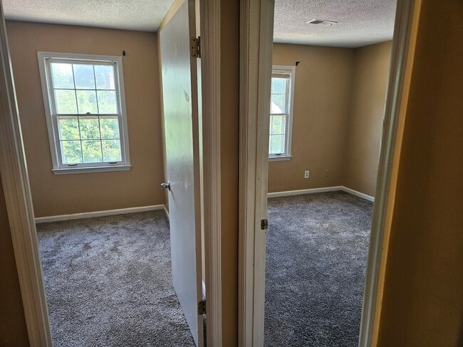 Building Photo - 148 Glen Acres Ct