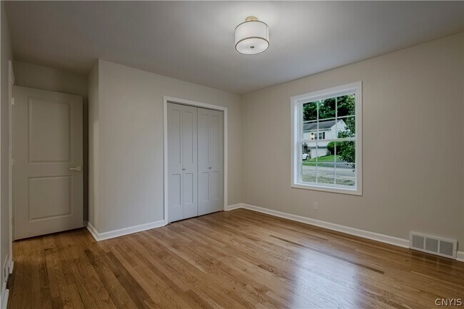 Building Photo - 8 Terrace Hill Dr