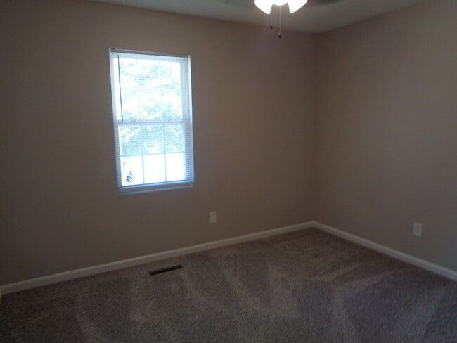 Building Photo - Upgraded House for Rent-3 Bedroom