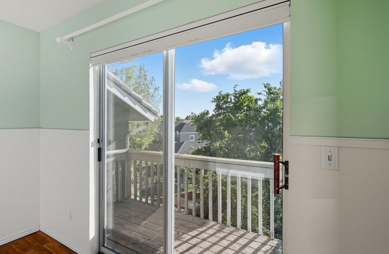 Building Photo - 298 S Staci Ct