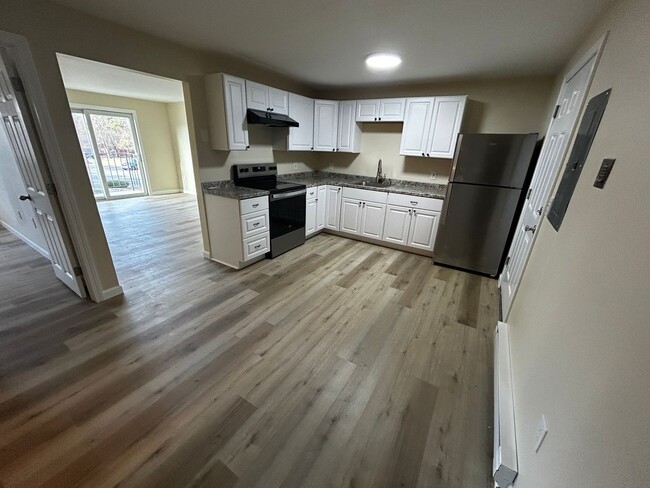 Building Photo - **FEBRUARY 2025 LEASING SPECIAL - $250 OFF...