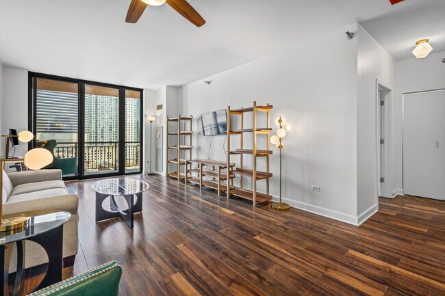 Building Photo - 330 N Jefferson St