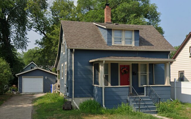 Building Photo - 1309 6th Ave S