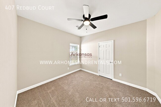 Building Photo - 407 Redbud Ct