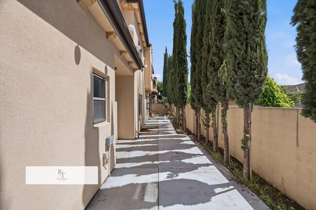 Building Photo - Beautiful Mediterranean Luxury Home in Exclusive Gated Villa Sierra, Arcadia