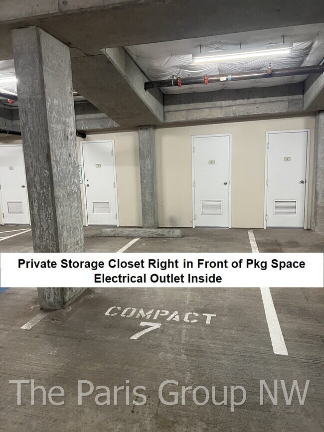 Building Photo - Gorgeous Green Lake Condo * 1 Block to Park Entrance, Onsite Retail, Garage Pkg, EZ Commute!