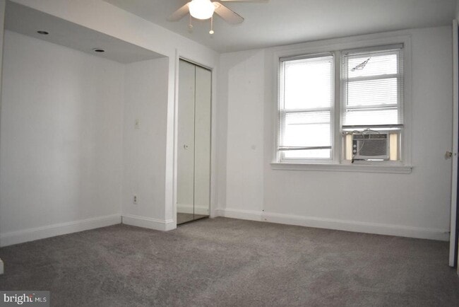 Building Photo - 7305 Woodcrest Ave