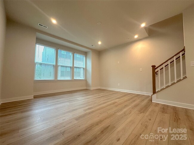 Building Photo - 460 Spearfield Ln