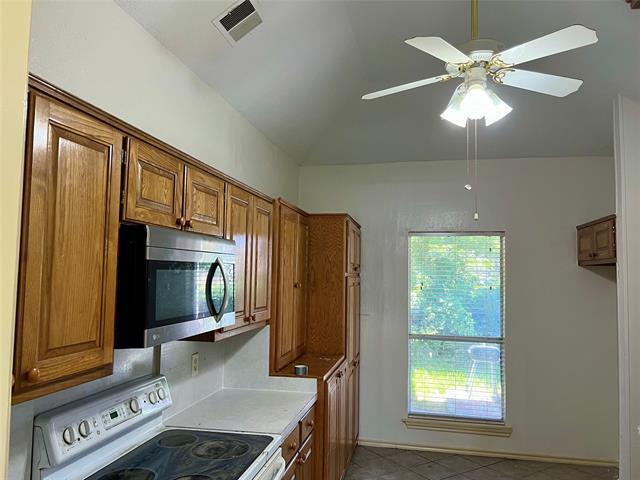 Building Photo - 1364 Creekview Dr