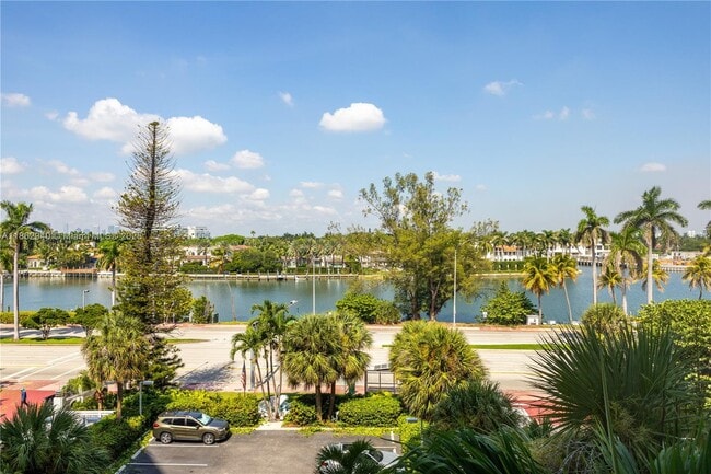 Building Photo - 4925 Collins Ave