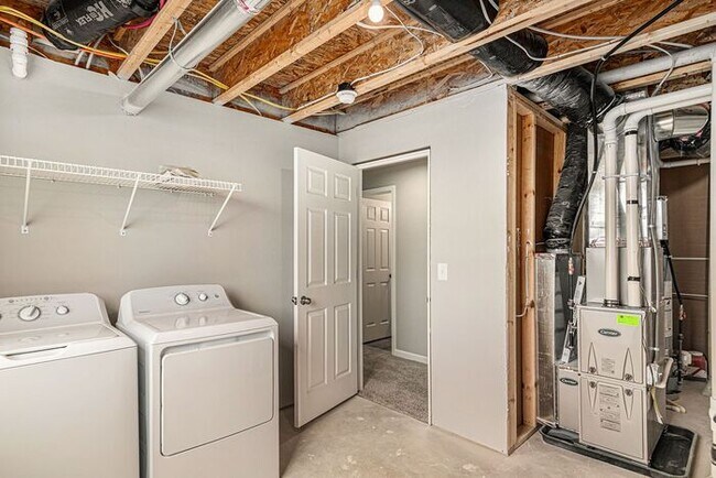 Building Photo - 2411 Richardson Ct