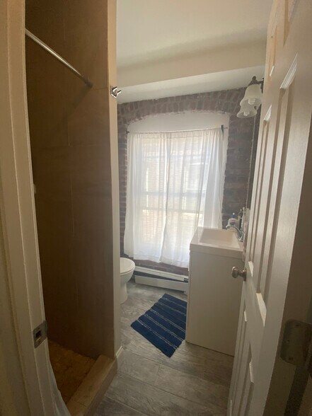 Building Photo - 30 Fleet St