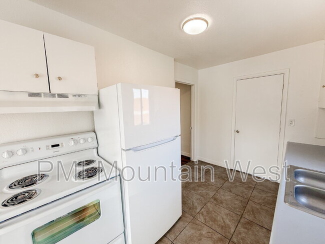 Building Photo - 9068 Main St