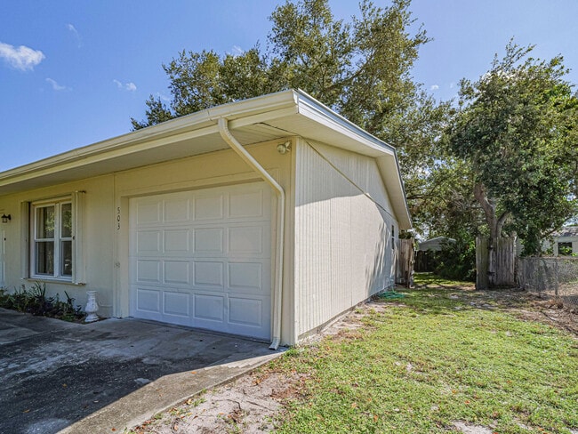 Building Photo - 503 20th St SW