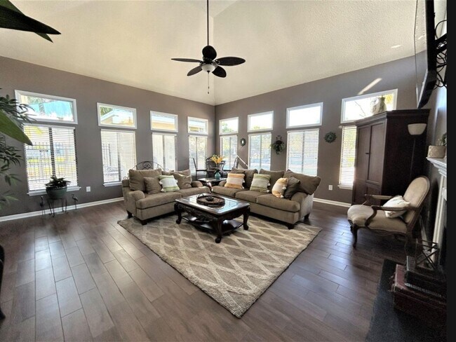 Building Photo - 3525 Sable Palm Ln