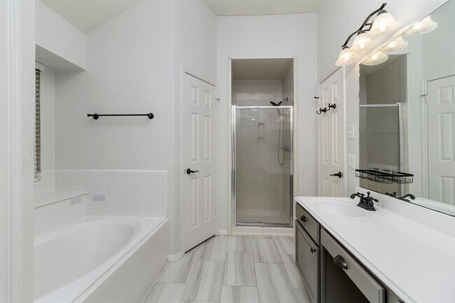 Building Photo - 2918 Abbey Field Dr