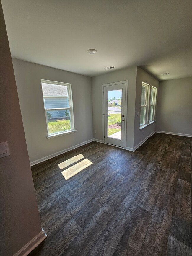Building Photo - 223 Cleat Dr