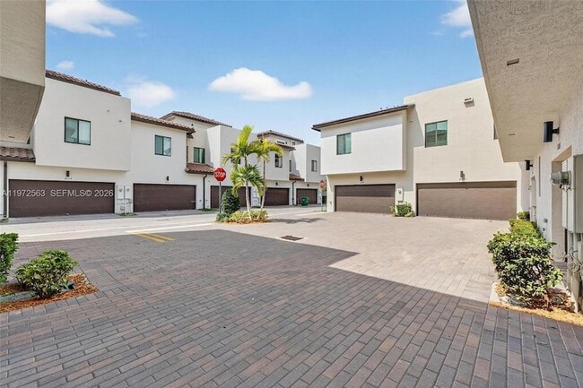 Building Photo - 4546 NW 83rd Ave